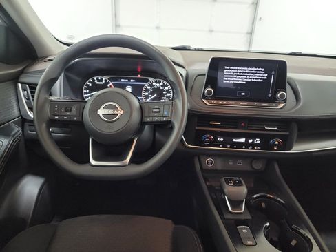 Used 2023 Nissan Rogue SV FWD image 12