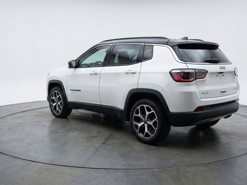 Used 2025 Jeep Compass Limited AWD/4WD image 6