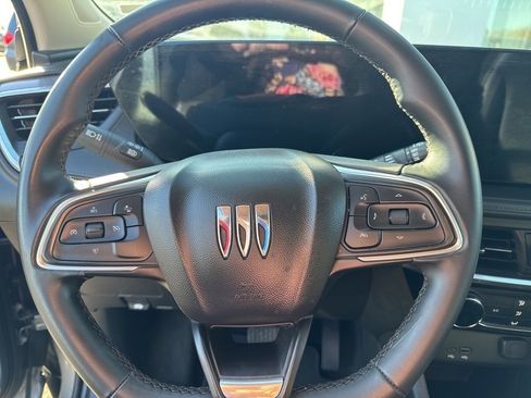 Used 2024 Buick Encore GX Sport Touring image 12
