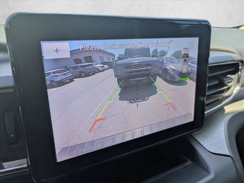 Used 2020 Ford Explorer XLT w/ Equipment Group 202A AWD/4WD image 12