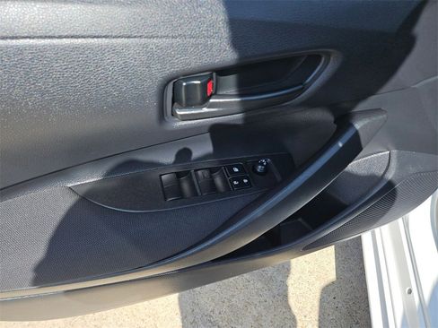 Used 2025 Toyota Corolla LE image 15