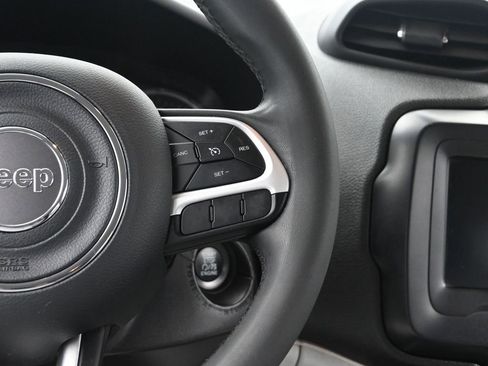 Used 2018 Jeep Renegade Latitude image 29