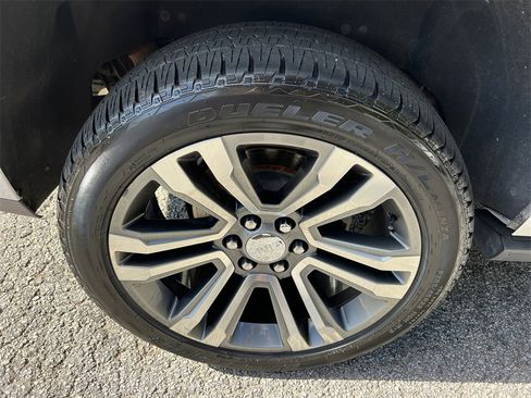 Used 2020 GMC Yukon Denali w/ Denali Premium Package image 15