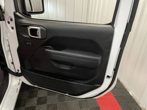 Used 2024 Jeep Wrangler Unlimited w/ Convenience Group AWD/4WD image 44