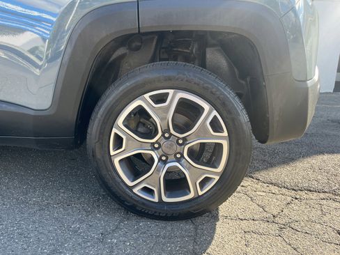 Used 2017 Jeep Renegade Limited image 6