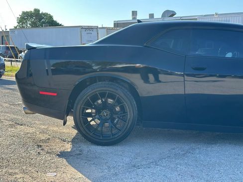 Used 2015 Dodge Challenger R/T Scat Pack w/ Scat Pack Appearance Package RWD image 11