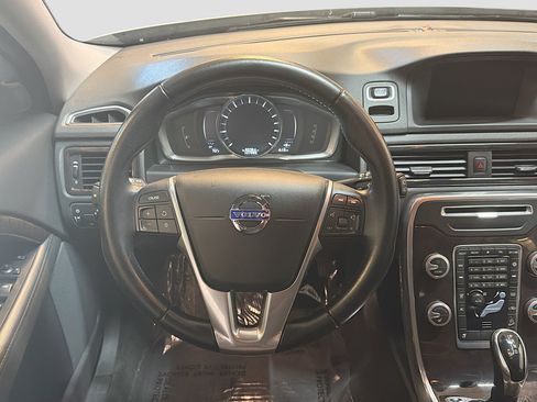 Used 2016 Volvo XC70 T5 Premier w/ Convenience Package image 17