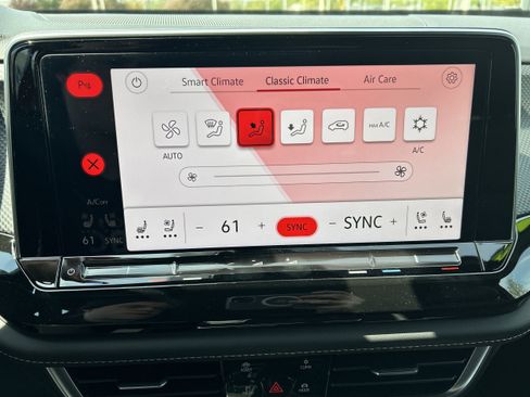 New 2025 Volkswagen Atlas Cross Sport SEL image 22