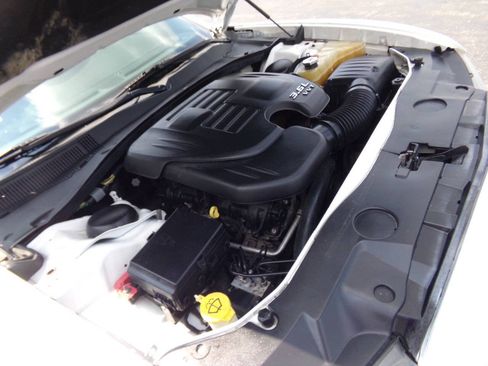 Used 2014 Dodge Charger SE RWD image 30