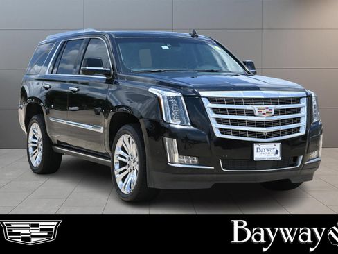 Used 2018 Cadillac Escalade Premium Luxury w/ LPO, Radiant Package RWD image 4