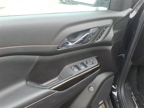 Used 2021 GMC Acadia AT4 w/ Technology Package image 10