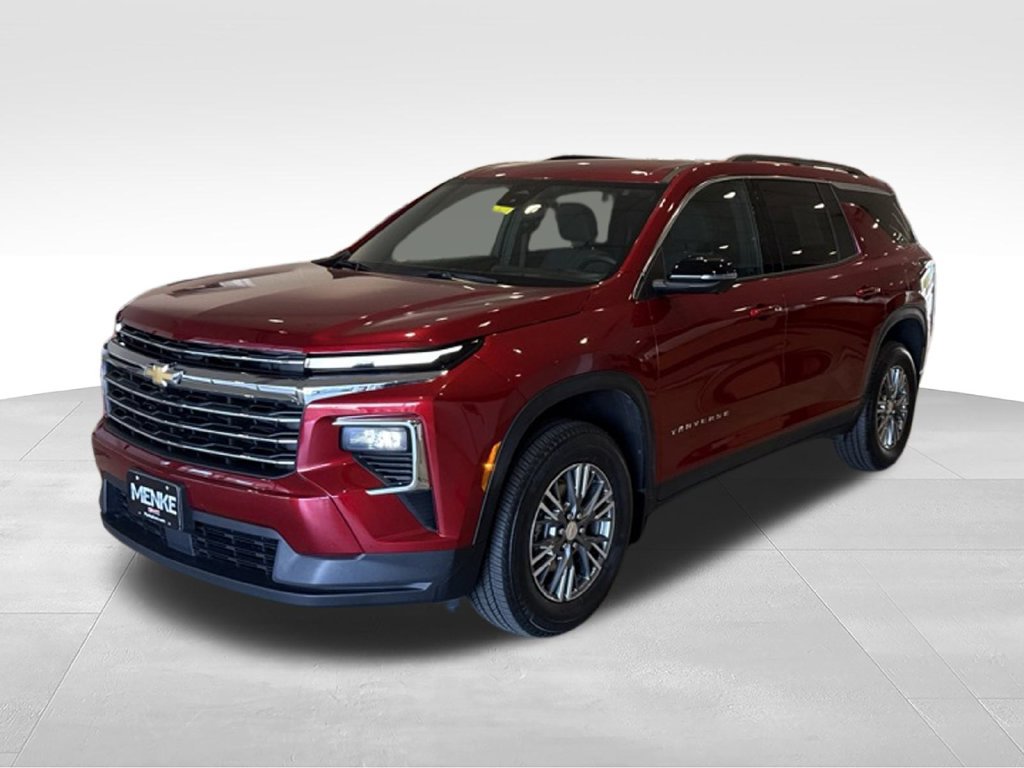Used 2025 Chevrolet Traverse LT w/ Driver Confidence Package AWD/4WD image 3