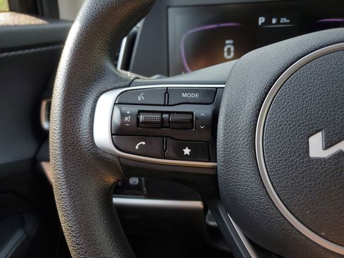 Used 2025 Kia Sportage LX FWD image 20
