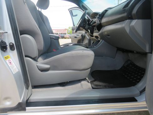 Used 2011 Toyota Tacoma PreRunner image 21