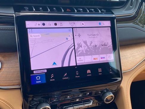 New 2025 Jeep Grand Cherokee Summit image 22