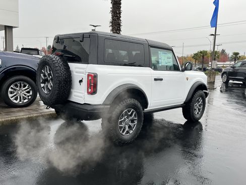 New 2025 Ford Bronco Badlands AWD/4WD image 3