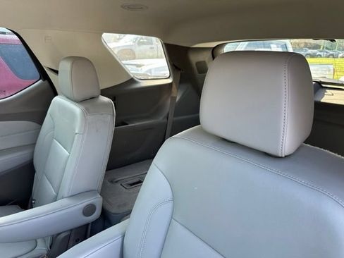 Used 2021 Chevrolet Traverse LT w/ LT Premium Package AWD/4WD image 15