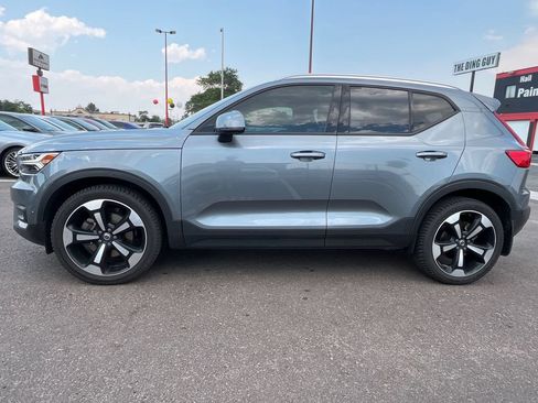 Used 2019 Volvo XC40 T5 Momentum AWD/4WD image 4