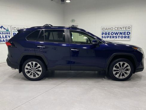 Used 2019 Toyota RAV4 Limited w/ Cold Weather Package AWD/4WD image 9