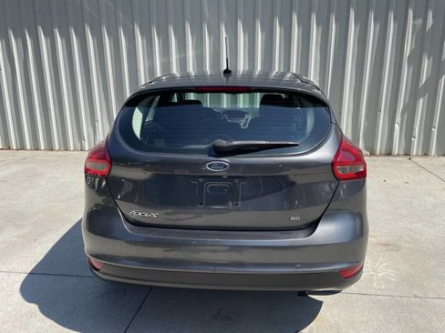 Used 2018 Ford Focus SE image 4