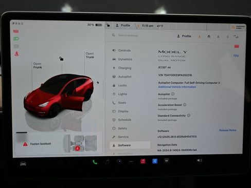 Used 2023 Tesla Model Y Long Range image 32