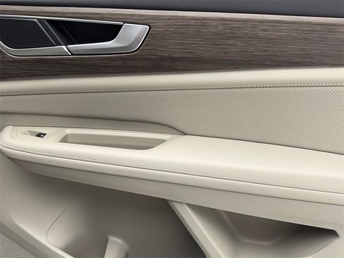 Used 2025 Volkswagen Atlas SEL image 51