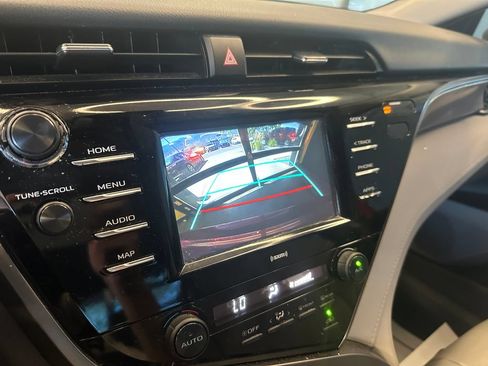 Used 2020 Toyota Camry SE FWD image 14
