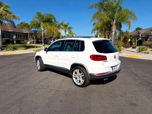 Used 2012 Volkswagen Tiguan S FWD image 4