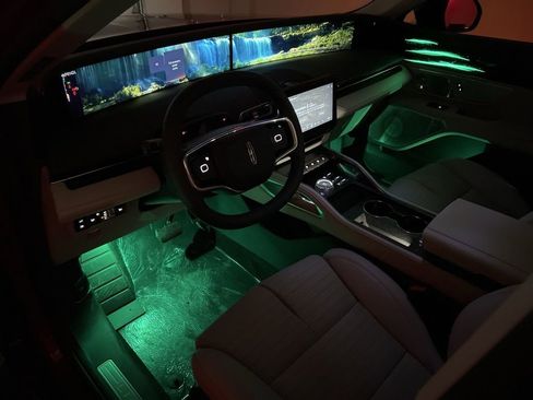 New 2026 Lincoln Nautilus Reserve image 9