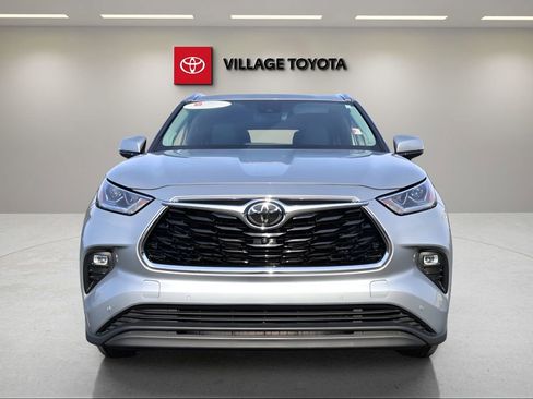 Certified 2021 Toyota Highlander Limited image 8
