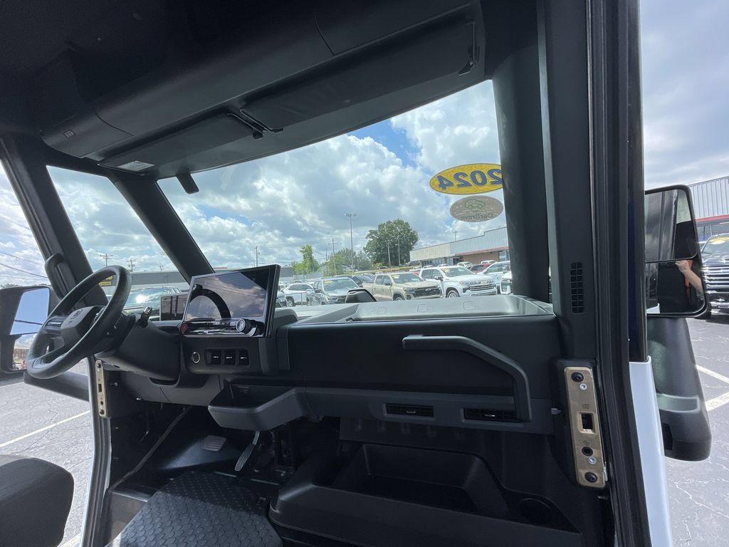 Used 2024 Chevrolet Brightdrop 600 w/ Commercial Equipment Package AWD/4WD image 25