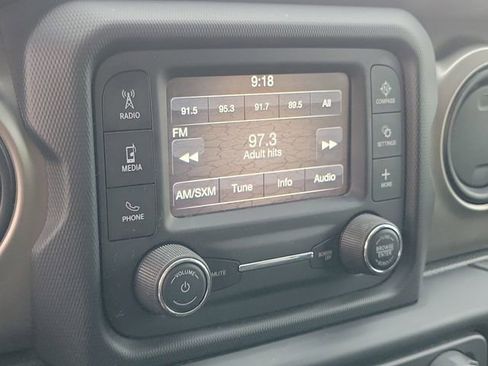 Used 2018 Jeep Wrangler Unlimited Sport S image 13