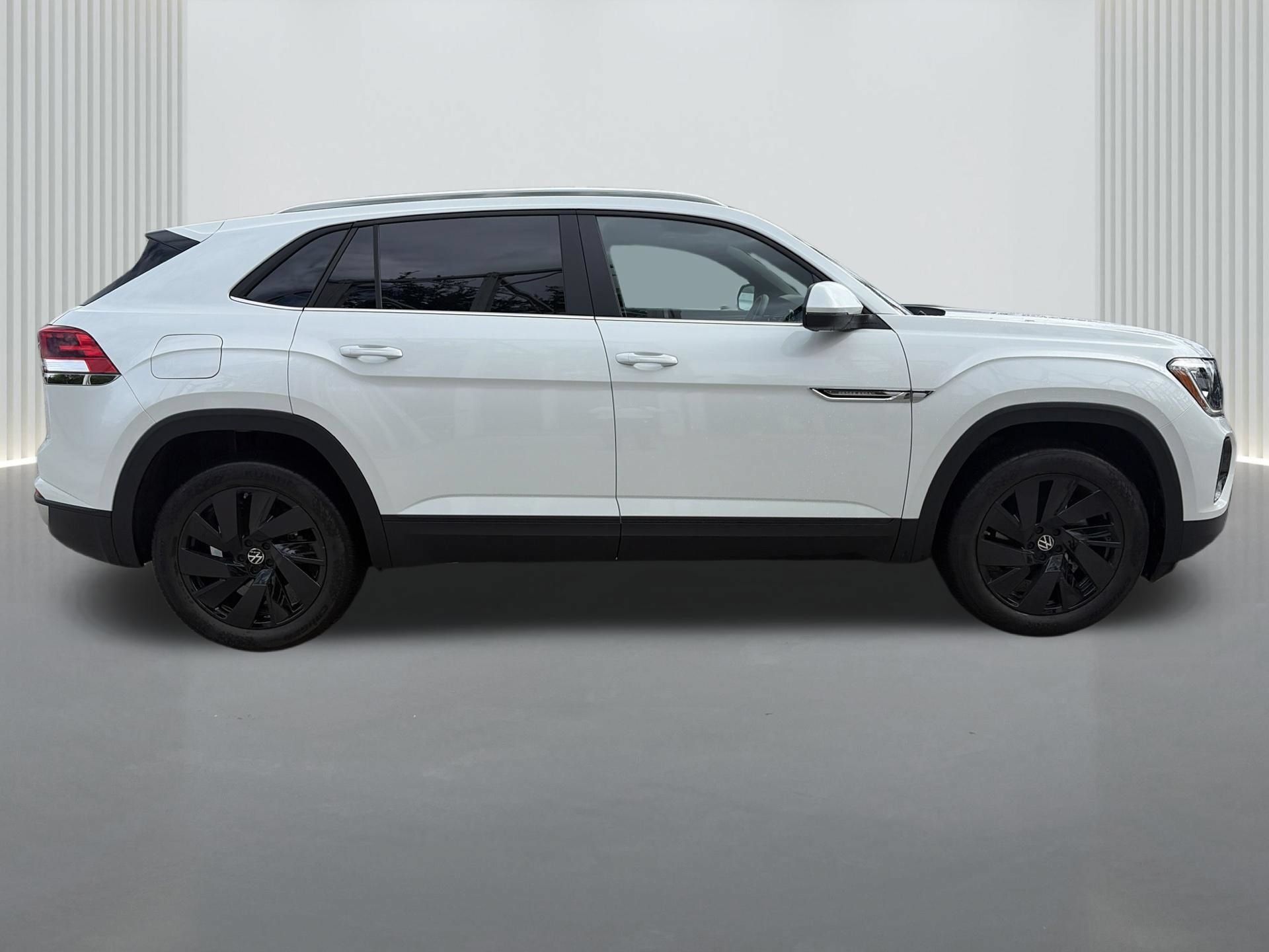 Used 2026 Volkswagen Atlas Cross Sport SE FWD image 8