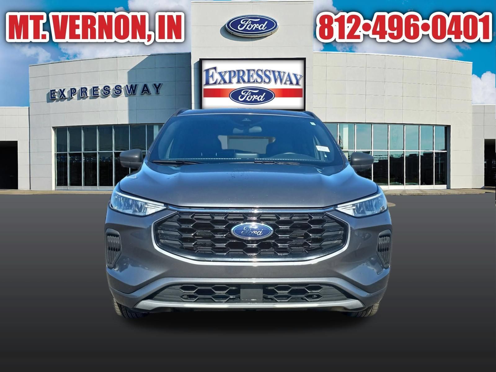Used 2024 Ford Escape ST-Line w/ Cold Weather Package FWD image 4