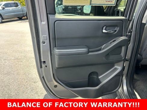 Used 2025 Nissan Frontier SV w/ SV Convenience Package RWD image 13