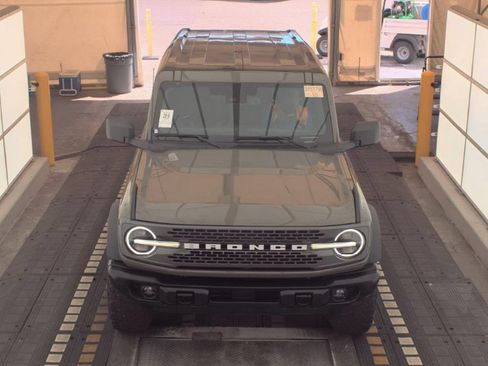 Used 2025 Ford Bronco Badlands AWD/4WD image 2