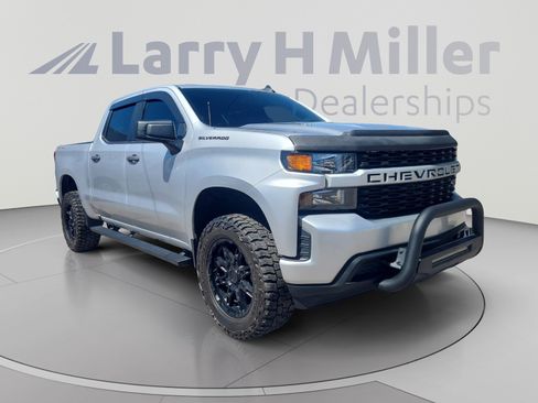 Used 2019 Chevrolet Silverado 1500 Custom w/ Custom Value Package AWD/4WD image 7