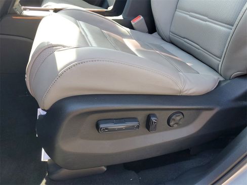 Used 2020 Honda CR-V Touring image 22