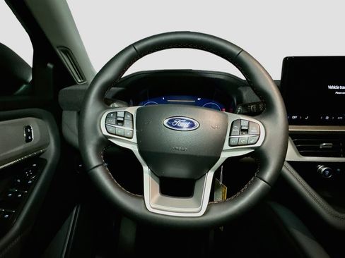 New 2026 Ford Explorer Active AWD/4WD image 10