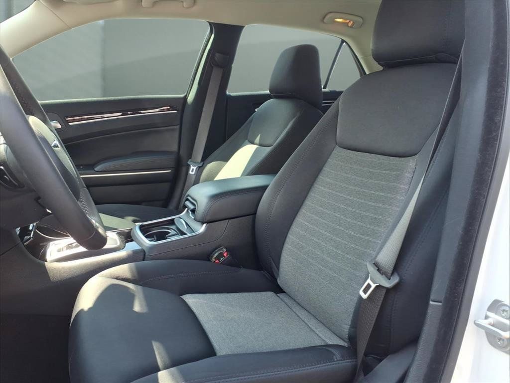 Used 2023 Chrysler 300 Touring w/ Sport Appearance Package RWD image 13