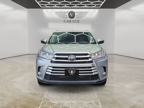 Used 2019 Toyota Highlander XLE image 8