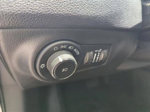 Used 2017 Jeep Compass Latitude w/ Popular Equipment Group FWD image 27
