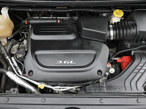Used 2018 Chrysler Pacifica Touring-L Plus w/ Advanced Safetytec Group FWD image 29