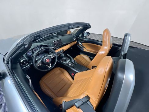 Used 2017 FIAT 124 Spider Lusso image 43