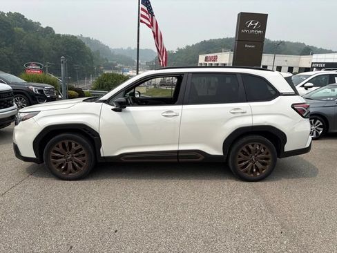 Used 2025 Subaru Forester Sport AWD/4WD image 2