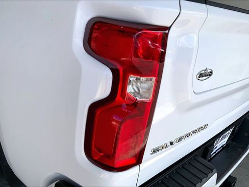 Used 2024 Chevrolet Silverado 2500 High Country w/ High Country Premium Package image 13