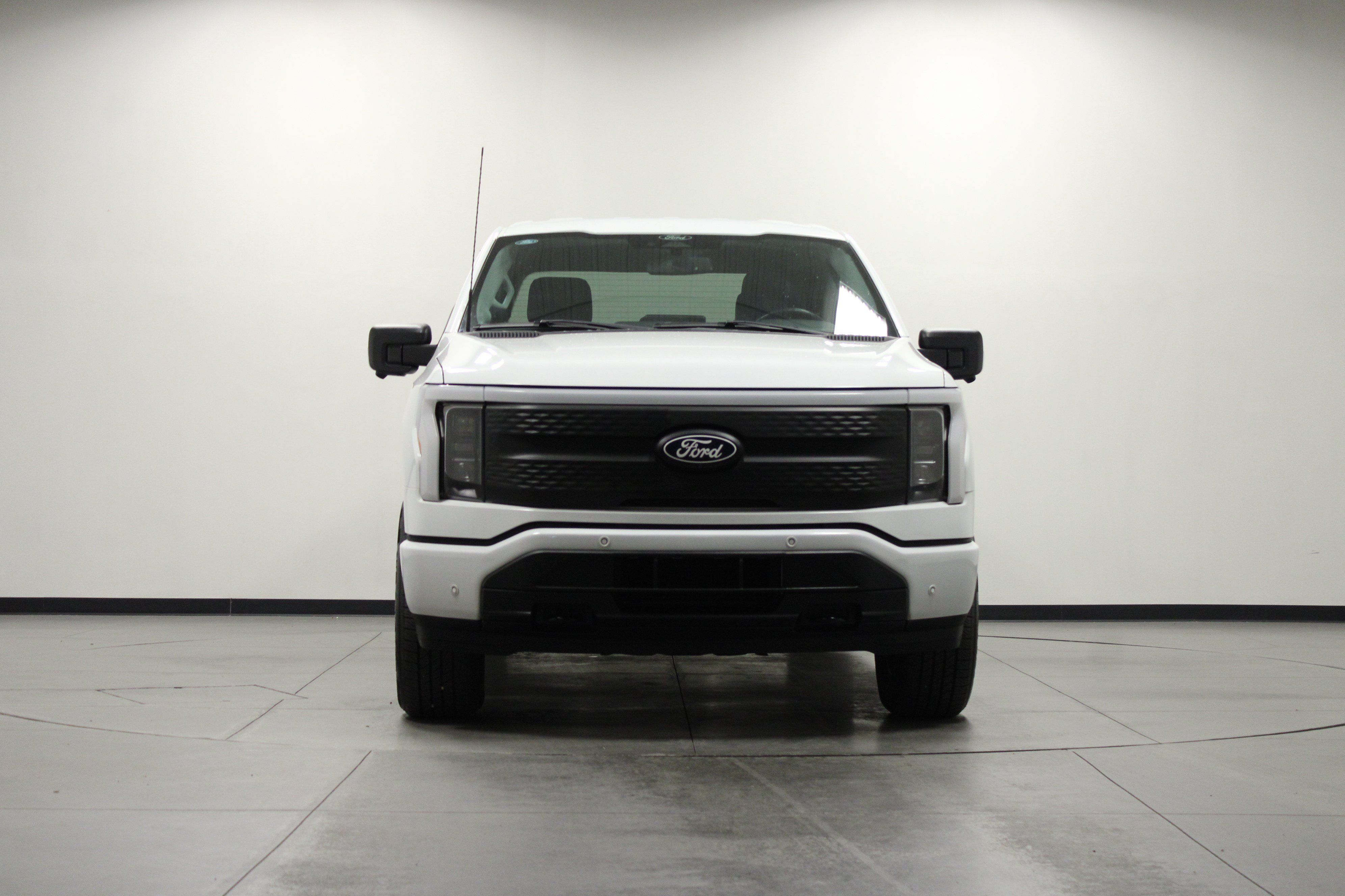 Used 2024 Ford F150 Lightning Flash AWD/4WD image 9