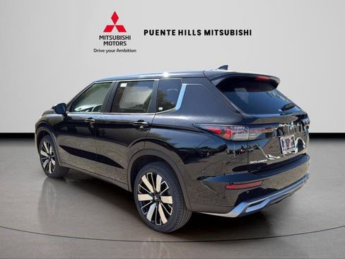 New 2026 Mitsubishi Outlander SE image 7