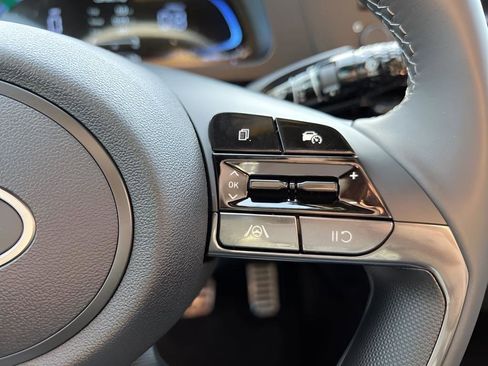 Used 2025 Hyundai Elantra Sport image 19