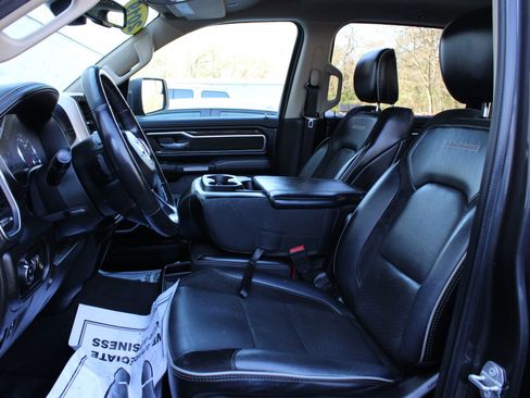 Used 2019 RAM 1500 Laramie AWD/4WD image 16